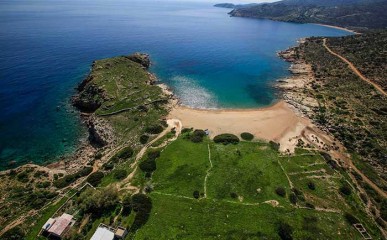 Plakes Beach